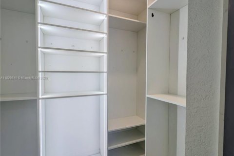 Touwnhouse à vendre à Miami, Floride: 3 chambres, 169.45 m2 № 1802770 - photo 20
