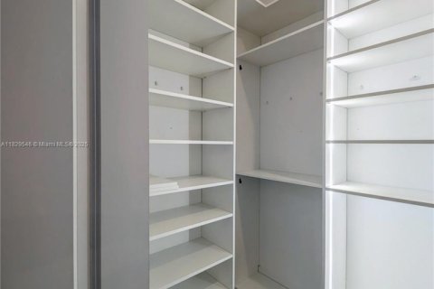 Touwnhouse à vendre à Miami, Floride: 3 chambres, 169.45 m2 № 1802770 - photo 21