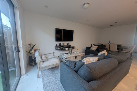 Touwnhouse à vendre à Miami, Floride: 3 chambres, 169.45 m2 № 1802770 - photo 9