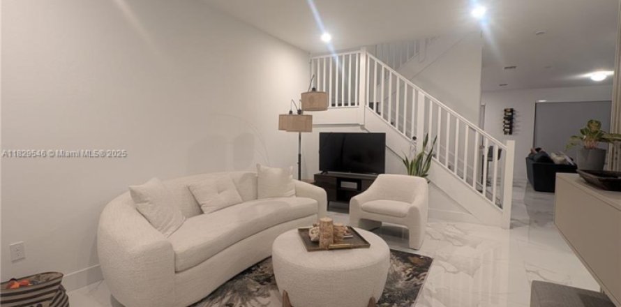 Touwnhouse à Miami, Floride 3 chambres, 169.45 m2 № 1802770