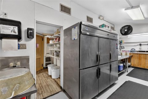 Immobilier commercial à vendre à Lake Panasoffkee, Floride: 331.48 m2 № 2167825 - photo 18