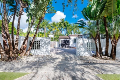 Villa ou maison à louer à Miami, Floride: 4 chambres, 219.25 m2 № 1986483 - photo 6