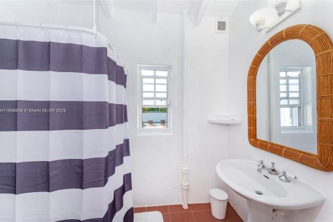 Villa ou maison à louer à Miami, Floride: 4 chambres, 219.25 m2 № 1986483 - photo 22