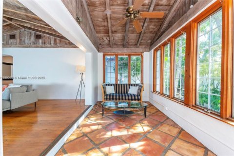 Villa ou maison à louer à Miami, Floride: 4 chambres, 219.25 m2 № 1986483 - photo 10