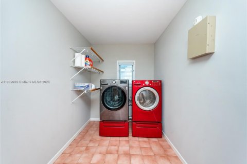 Villa ou maison à louer à Miami, Floride: 4 chambres, 219.25 m2 № 1986483 - photo 29