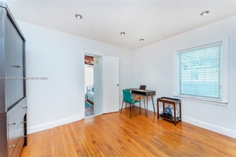 Villa ou maison à louer à Miami, Floride: 4 chambres, 219.25 m2 № 1986483 - photo 23