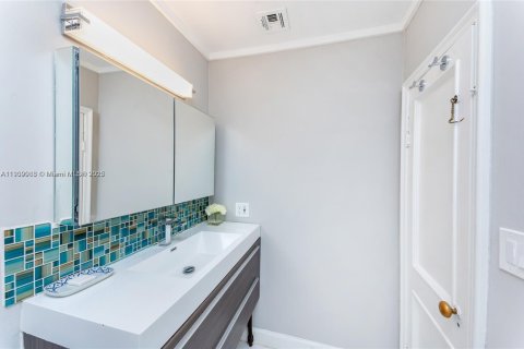 Villa ou maison à louer à Miami, Floride: 4 chambres, 219.25 m2 № 1986483 - photo 27