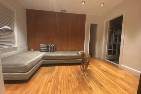 Villa ou maison à louer à Miami, Floride: 4 chambres, 219.25 m2 № 1986483 - photo 24