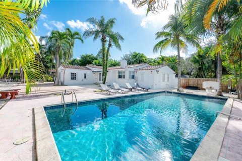 Villa ou maison à Miami, Floride 4 chambres, 219.25 m2 № 1986483