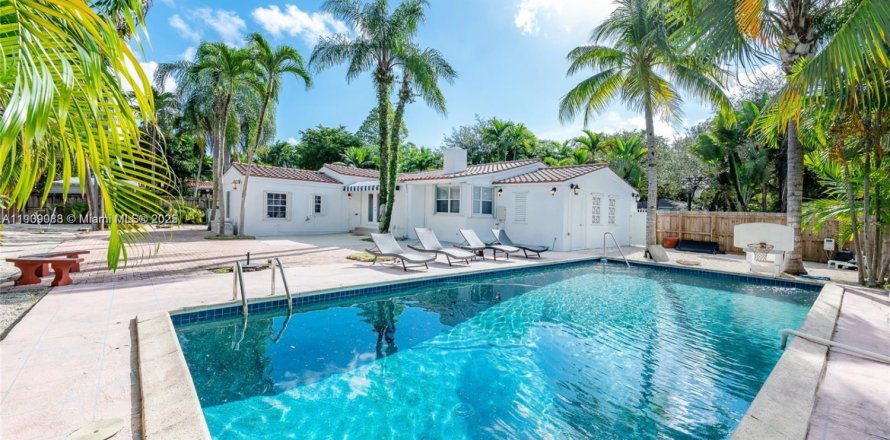 Villa ou maison à Miami, Floride 4 chambres, 219.25 m2 № 1986483