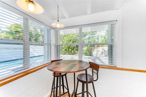 Villa ou maison à louer à Miami, Floride: 4 chambres, 219.25 m2 № 1986483 - photo 18