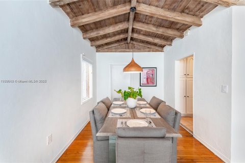 Villa ou maison à louer à Miami, Floride: 4 chambres, 219.25 m2 № 1986483 - photo 13