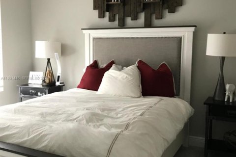 House in Davenport, Florida 4 bedrooms № 1994101 - photo 11