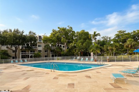 Condo in Miami, Florida, 1 bedroom № 2261866 - photo 4