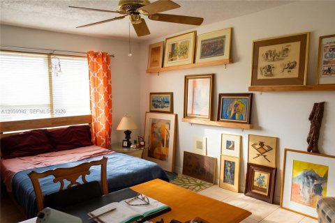 Condo in Miami, Florida, 1 bedroom № 2261866 - photo 12