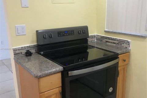 Condominio en venta en Miami Beach, Florida, 2 dormitorios, 95.78 m2 № 1792395 - foto 3