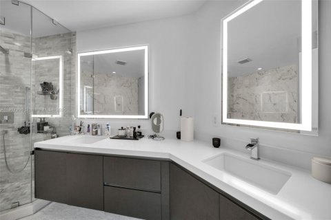 Condo in Miami, Florida, 2 bedrooms № 1972493 - photo 17