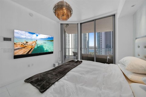 Condo in Miami, Florida, 2 bedrooms № 1972493 - photo 15