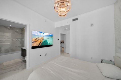Condo in Miami, Florida, 2 bedrooms № 1972493 - photo 25