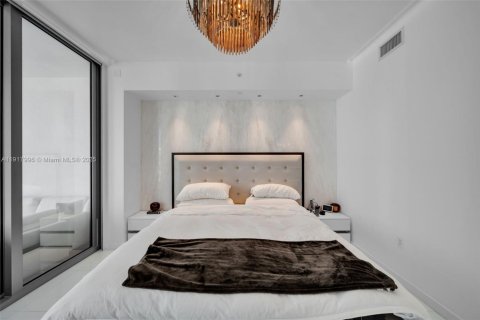 Condo in Miami, Florida, 2 bedrooms № 1972493 - photo 13