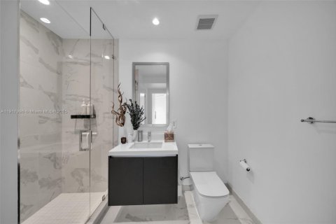 Condo in Miami, Florida, 2 bedrooms № 1972493 - photo 10