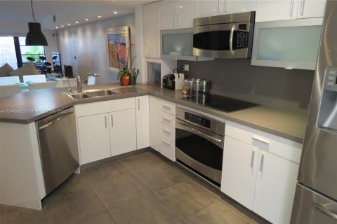 Touwnhouse à louer à Aventura, Floride: 3 chambres, 158.58 m2 № 1856942 - photo 8