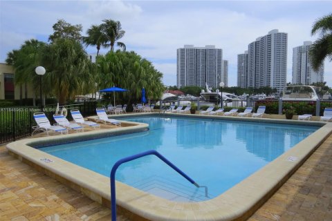 Touwnhouse à louer à Aventura, Floride: 3 chambres, 158.58 m2 № 1856942 - photo 25
