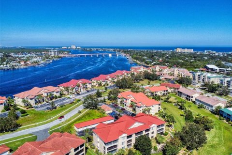 Condo in New Smyrna Beach, Florida, 2 bedrooms  № 1441186 - photo 9