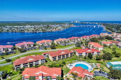 Condo in New Smyrna Beach, Florida, 2 bedrooms  № 1441186 - photo 1