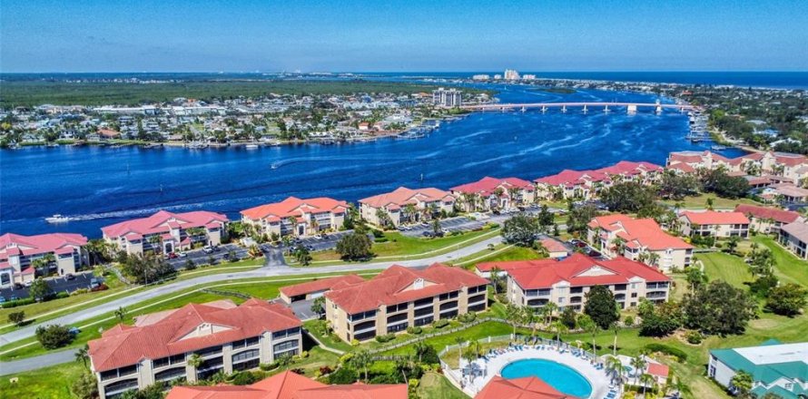 Condo in New Smyrna Beach, Florida, 2 bedrooms  № 1441186