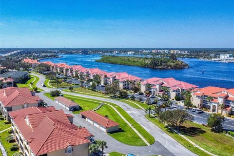 Condo in New Smyrna Beach, Florida, 2 bedrooms  № 1441186 - photo 10