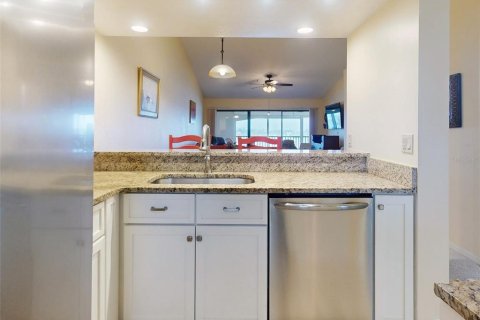 Condo in New Smyrna Beach, Florida, 2 bedrooms  № 1441186 - photo 19