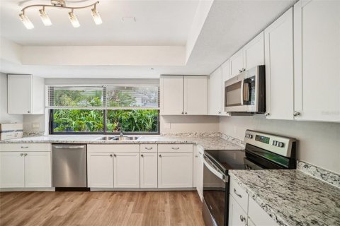 Купить виллу или дом в Тампа, Флорида 9 комнат, 249.63м2, № 2148472 - фото 13