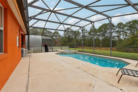 House in Davenport, Florida 4 bedrooms, 156.91 sq.m. № 2231474 - photo 13