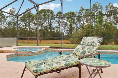 House in Davenport, Florida 4 bedrooms, 156.91 sq.m. № 2231474 - photo 12