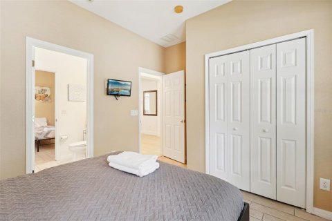 House in Davenport, Florida 4 bedrooms, 156.91 sq.m. № 2231474 - photo 29