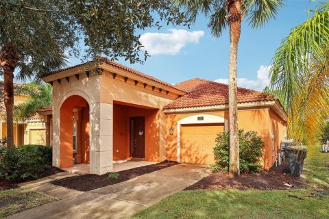 House in Davenport, Florida 4 bedrooms, 156.91 sq.m. № 2231474 - photo 2