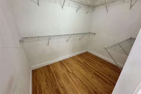 Copropriété à vendre à Hialeah, Floride: 2 chambres, 102.75 m2 № 1985294 - photo 29