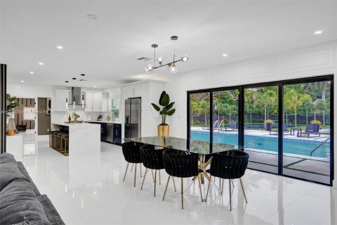 Villa ou maison à vendre à Miami, Floride: 5 chambres, 257.71 m2 № 1872365 - photo 23