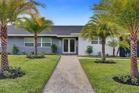Villa ou maison à vendre à Miami, Floride: 5 chambres, 257.71 m2 № 1872365 - photo 5