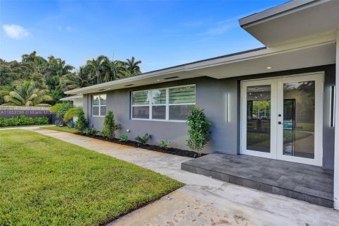 Villa ou maison à vendre à Miami, Floride: 5 chambres, 257.71 m2 № 1872365 - photo 10