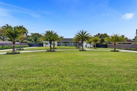 Villa ou maison à vendre à Miami, Floride: 5 chambres, 257.71 m2 № 1872365 - photo 3