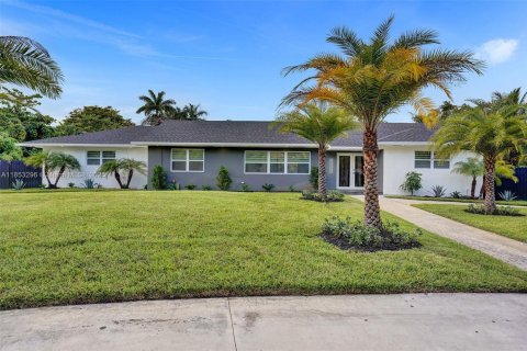 Villa ou maison à vendre à Miami, Floride: 5 chambres, 257.71 m2 № 1872365 - photo 6