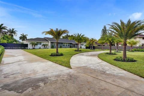 Villa ou maison à vendre à Miami, Floride: 5 chambres, 257.71 m2 № 1872365 - photo 8