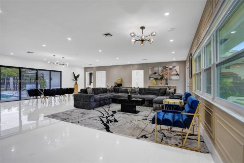 Villa ou maison à vendre à Miami, Floride: 5 chambres, 257.71 m2 № 1872365 - photo 19