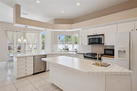 Villa ou maison à vendre à Oviedo, Floride: 4 chambres, 285.67 m2 № 2137165 - photo 10