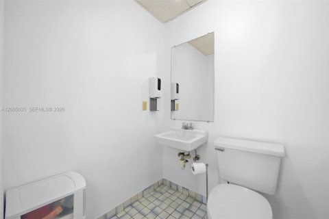 Immobilier commercial à vendre à Pembroke Pines, Floride № 2170650 - photo 17