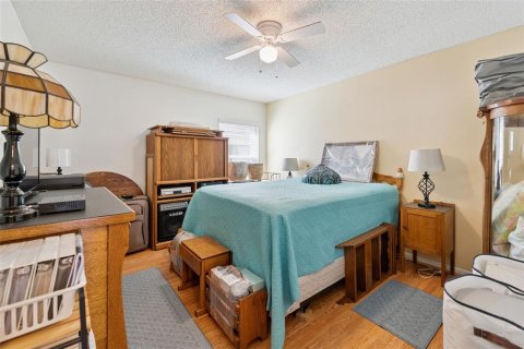 House in Winter Haven, Florida 3 bedrooms, 147.34 sq.m. № 2101423 - photo 14