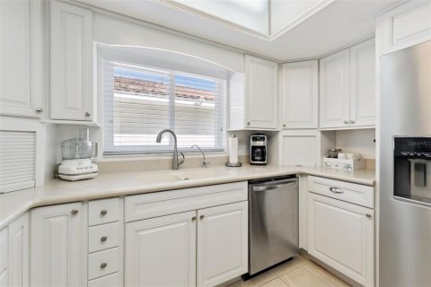 House in Winter Haven, Florida 3 bedrooms, 147.34 sq.m. № 2101423 - photo 10