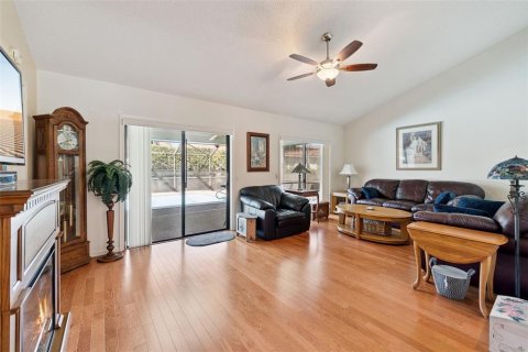 House in Winter Haven, Florida 3 bedrooms, 147.34 sq.m. № 2101423 - photo 5